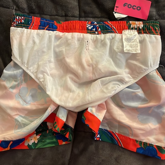 NEW with tags Florida Gators MENS small swim trunks - Picture 4 of 4